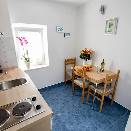 City & River View Apartment Omis Exterior photo