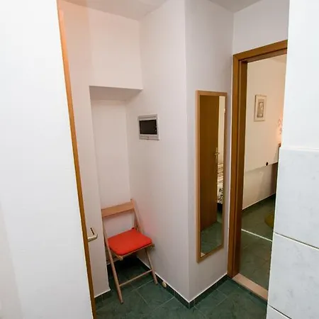 City & River View Apartment Omis Exterior photo