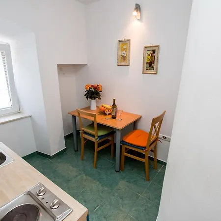 City & River View Apartment Omis Exterior photo