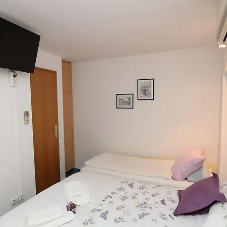 City & River View Apartment Omis Room photo