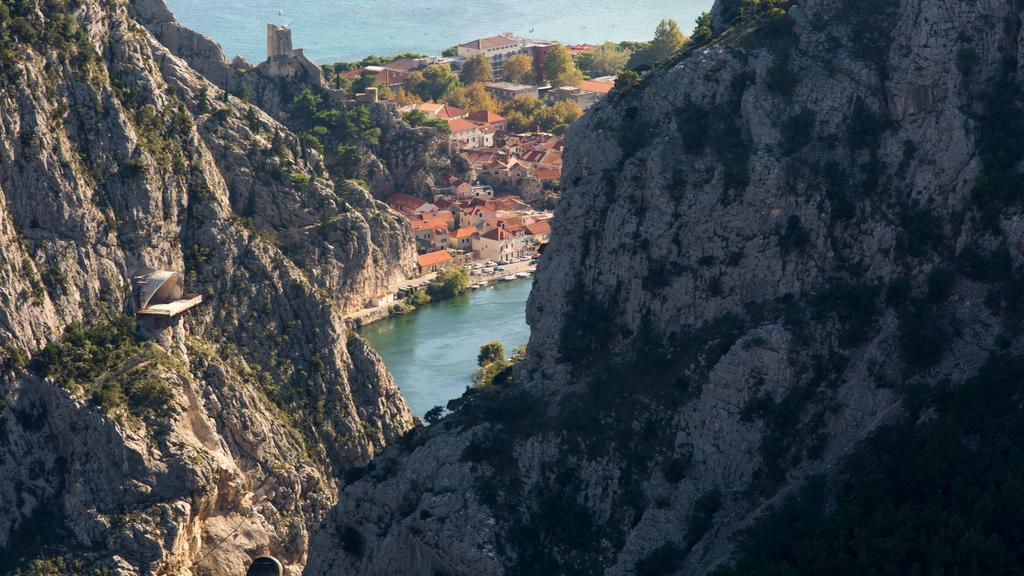 & River View Omis