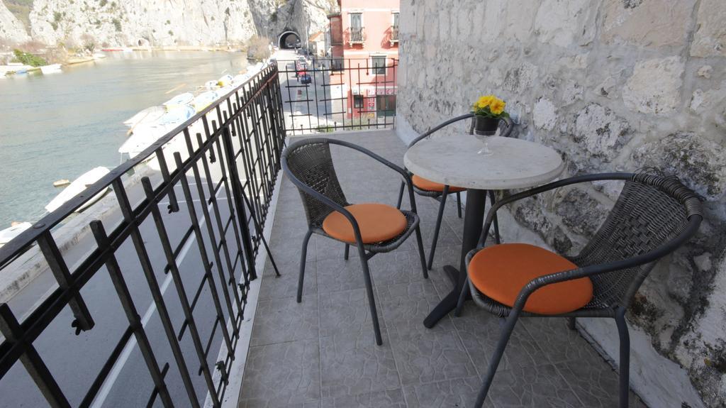 & River View Omis