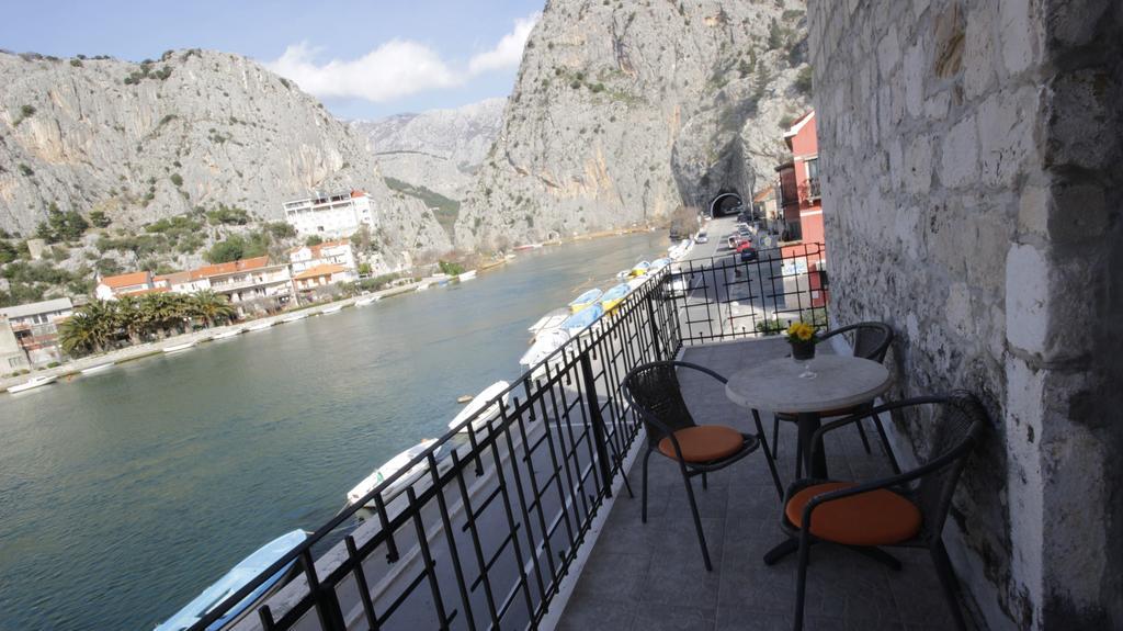 & River View *